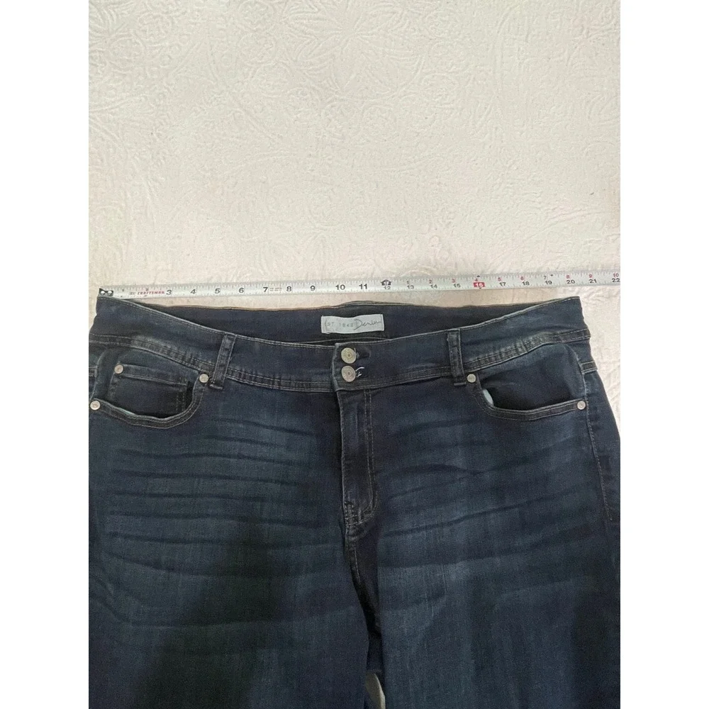 Est. 1946 Denim Curvy Straight Leg Jeans Dark Wash Size 16W Stretch Distressed